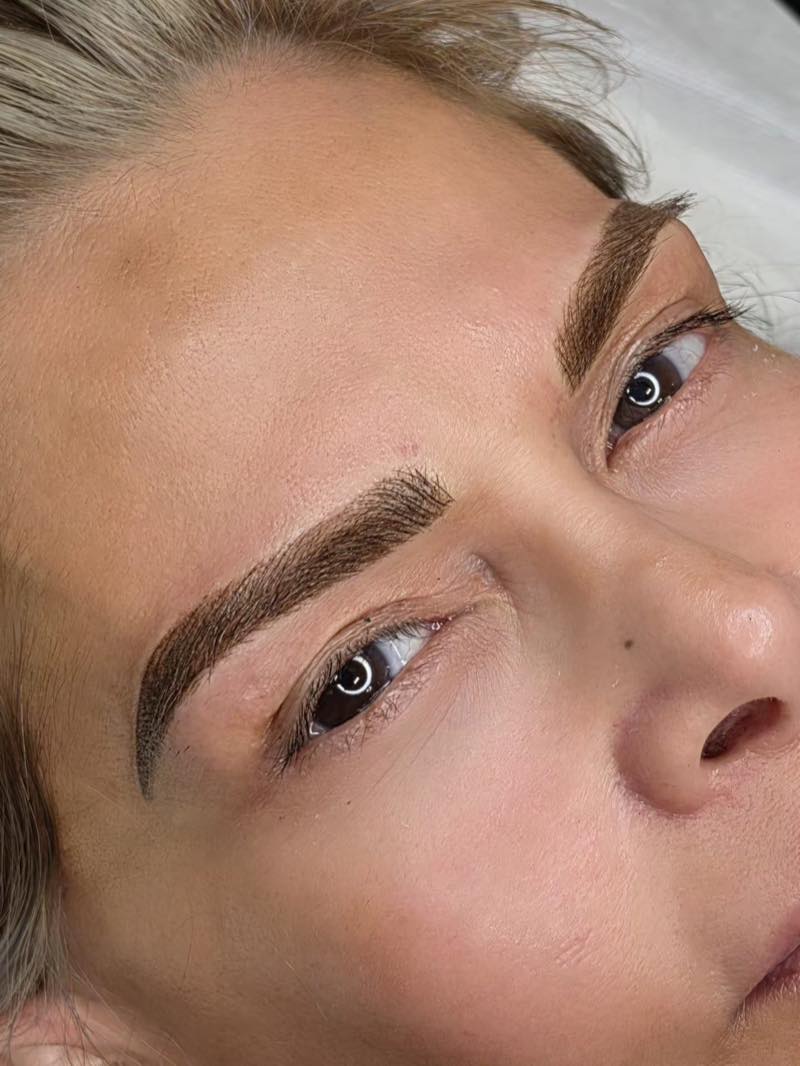 Combo brows blending hair strokes and shading by Brenda Cazares in National City, for a natural yet defined eyebrow finish.